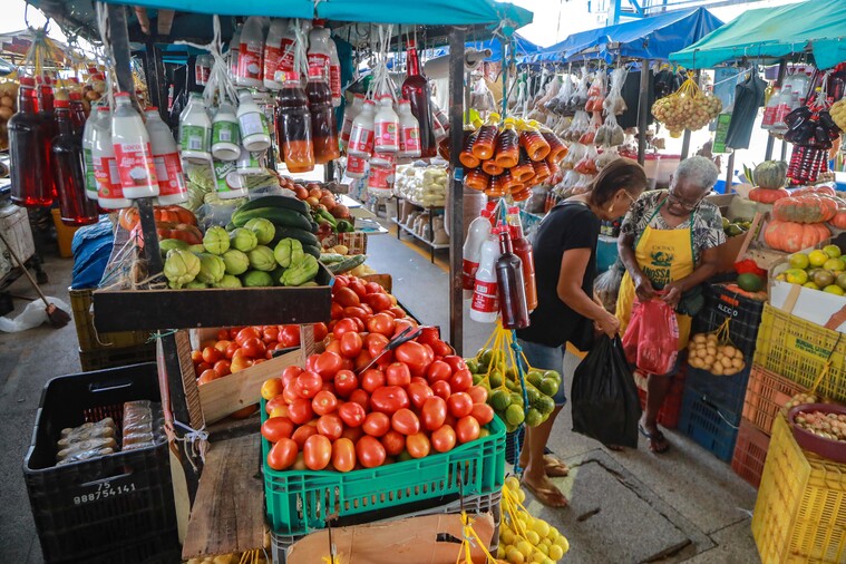 Às vésperas da Semana Santa, cresce movimento nas feiras e mercados de Salvador