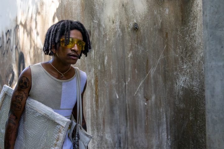Filme baiano que mostra Salvador pós-apocalipse, ‘Jamex e o fim do mundo’ estreia nesta quinta