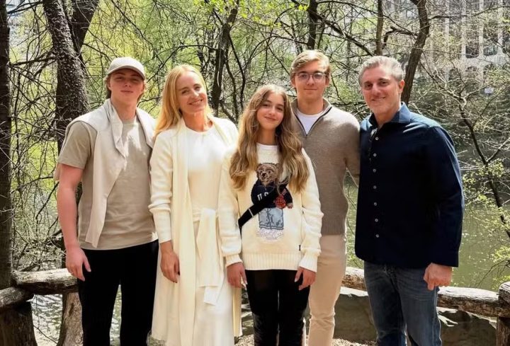 Angélica e Luciano Huck reúnem os filhos em Nova York para a Páscoa