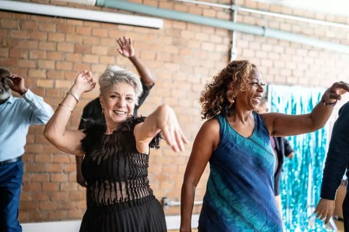 Ecoando amor através da dança: lar de idosos em Salvador recebe aulão de forró nesta terça-feira (29)