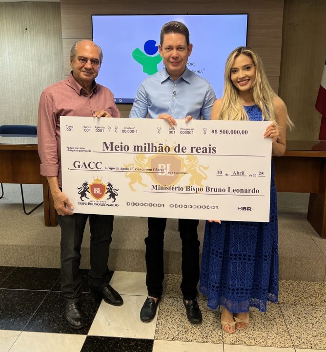 Bispo Bruno Leonardo visita o GACC-BA e doa meio milhão de reais