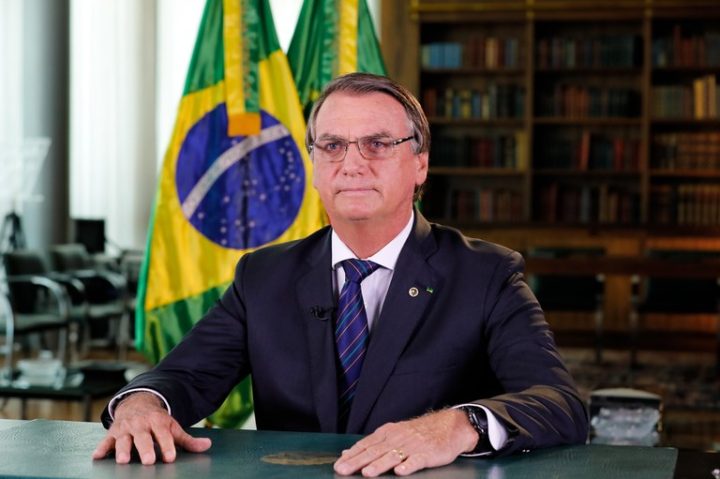 Após atendimento em Natal, Bolsonaro será transferido para Brasília