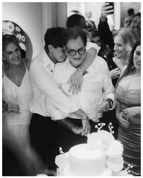 Viúvo de Gilberto Braga mostra registro inédito do casamento com Cristian Vieira: ‘Um dia tão importante e especial’