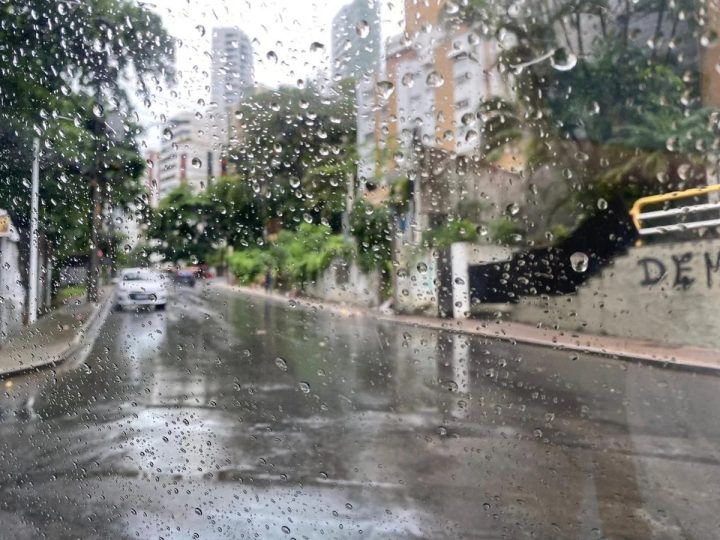 Alerta de chuva? Confira a previsão do tempo para Salvador