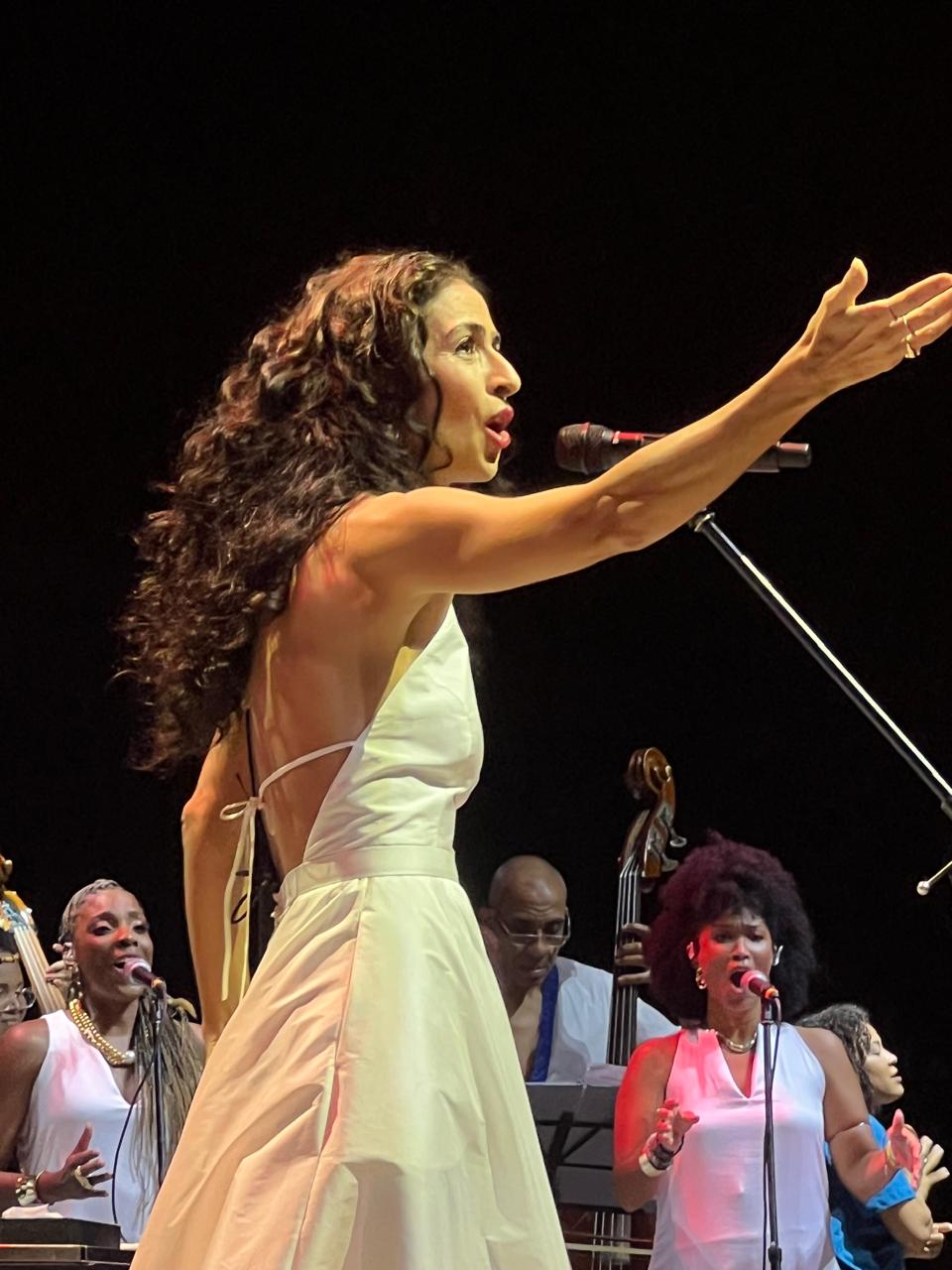 Marisa Monte faz show com Orquestra Afrosinfônica na Concha Acústica; veja vídeo