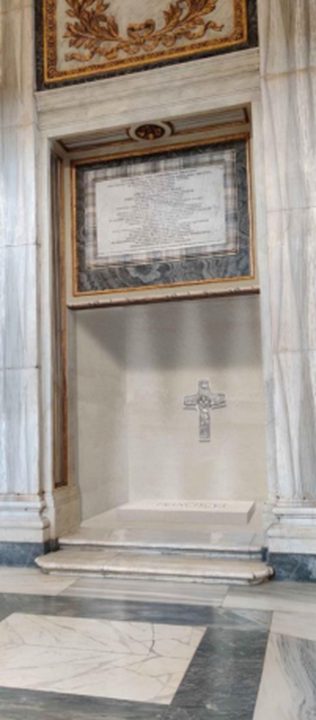 Vaticano divulga foto do túmulo do Papa Francisco