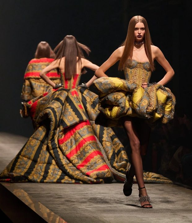 Prada compra Versace por US$ 1,4 bilhão e cria gigante do luxo italiano