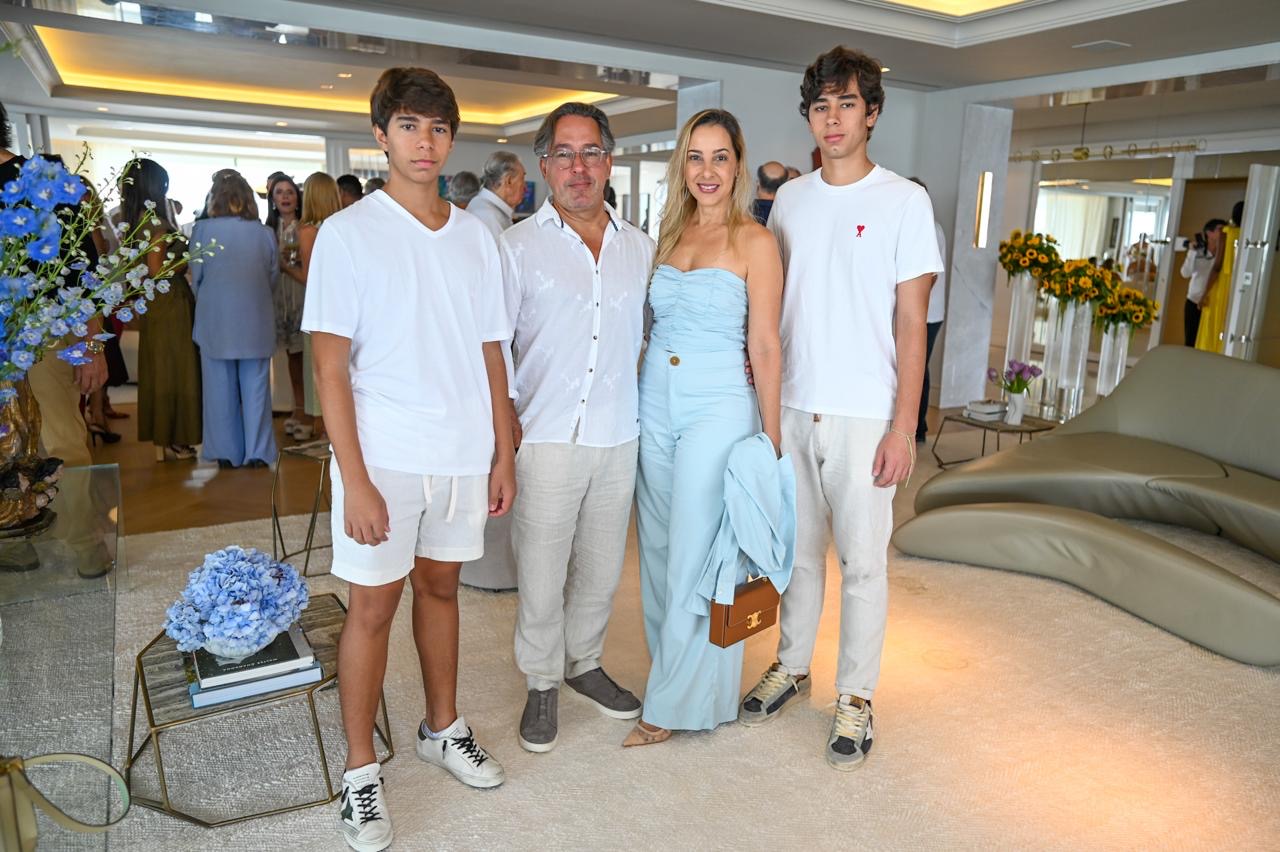 Felipe, Ricardo, Isabela e Rafael Mendonça