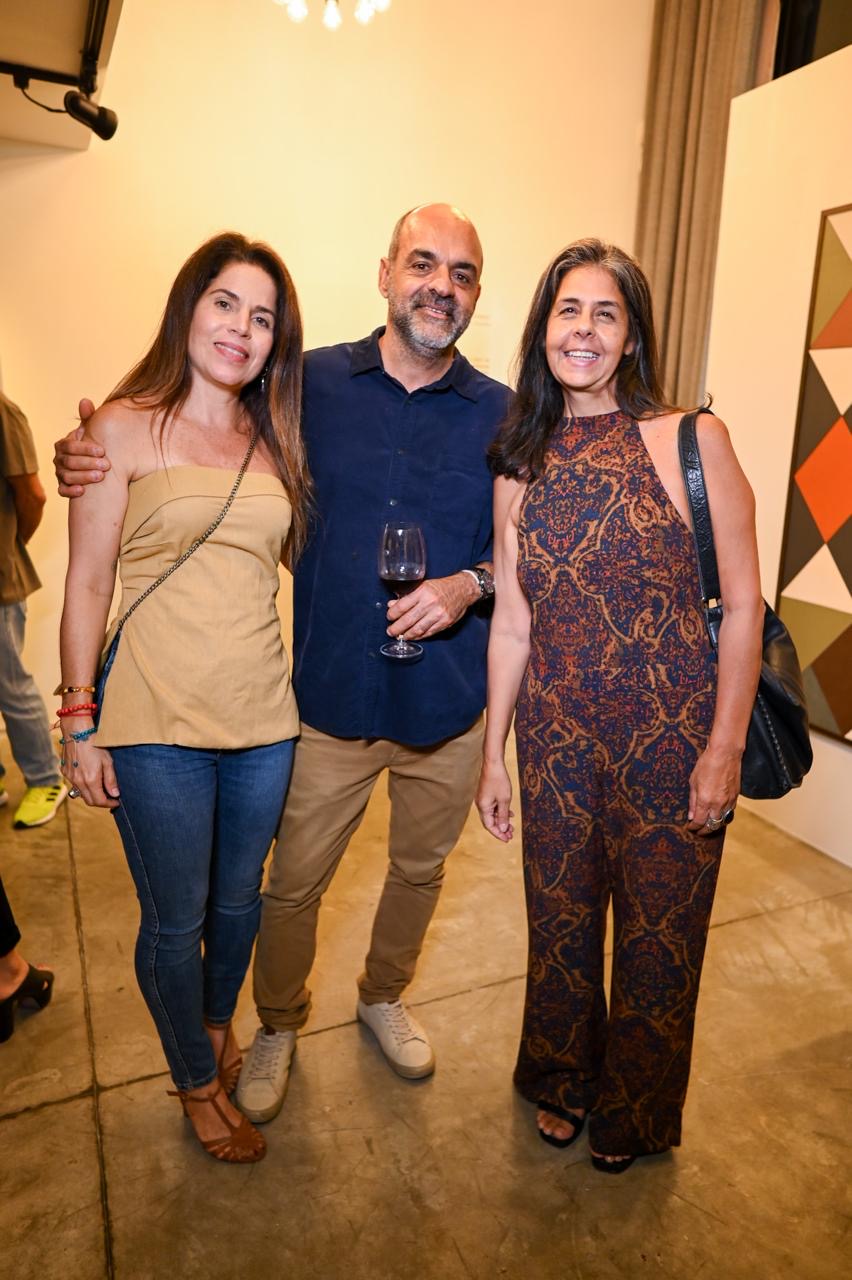 Isabel Magalhães, João Mauro e Renata Kalid