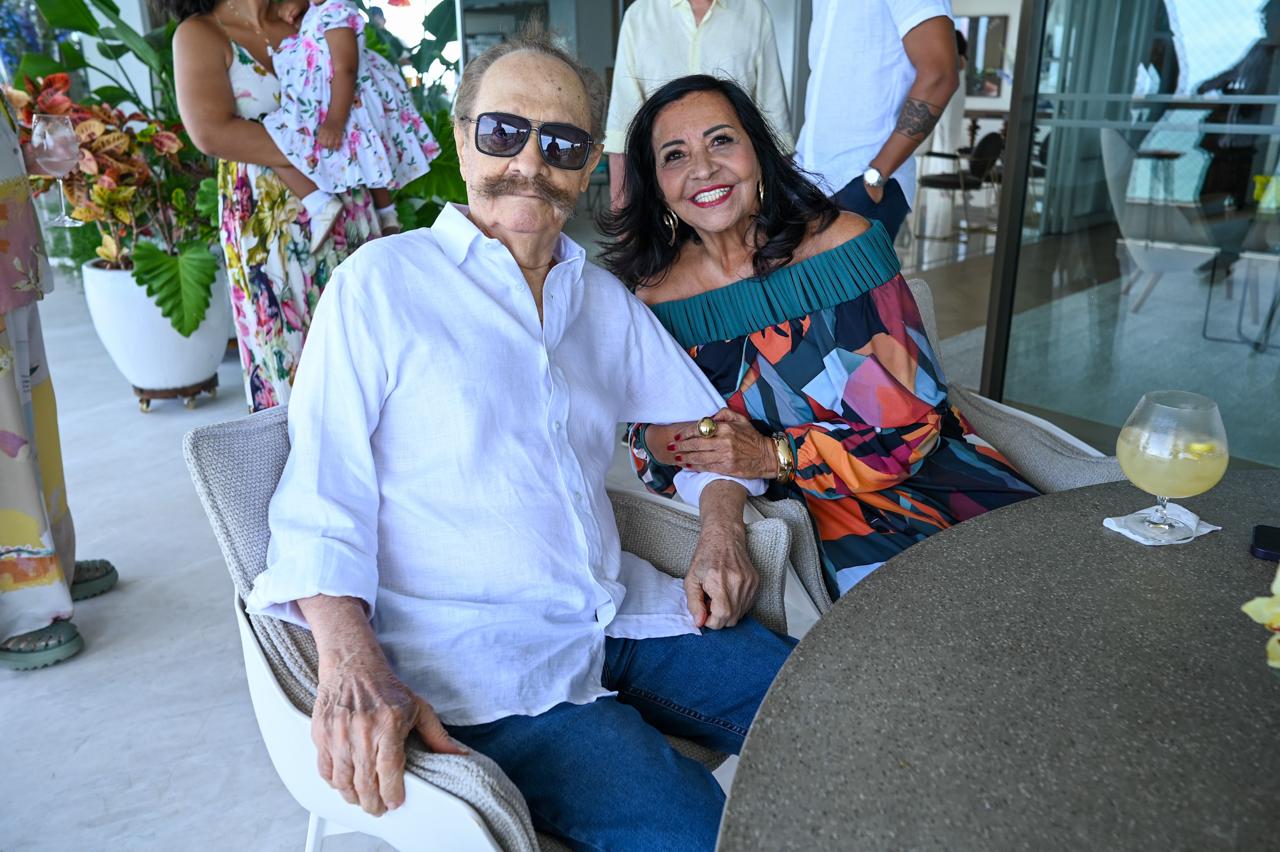 Genaldo Lemos do Couto e Sônia França 