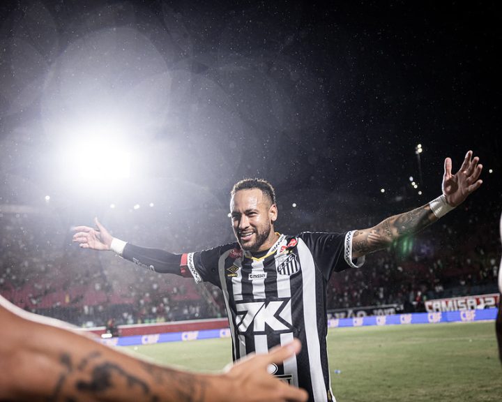 Neymar posta vídeo com bastidores de visita a Salvador: ‘Pureza das crianças’