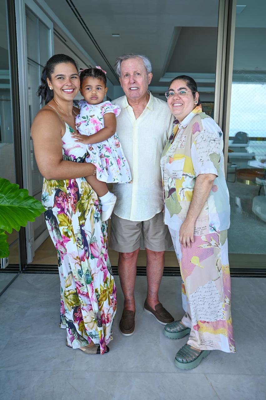 Marcela, Manuela, Luiz e Mariana Mendonça