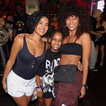 Mãe e filha na ficção, Taís Araújo e Bella Campos curtem show de Lady Gaga
