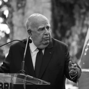 Morre, aos 90 anos, o embaixador Marcos Azambuja