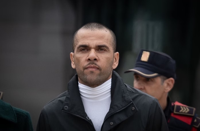 MP de Barcelona recorre da anulação da condenação de Daniel Alves por estupro