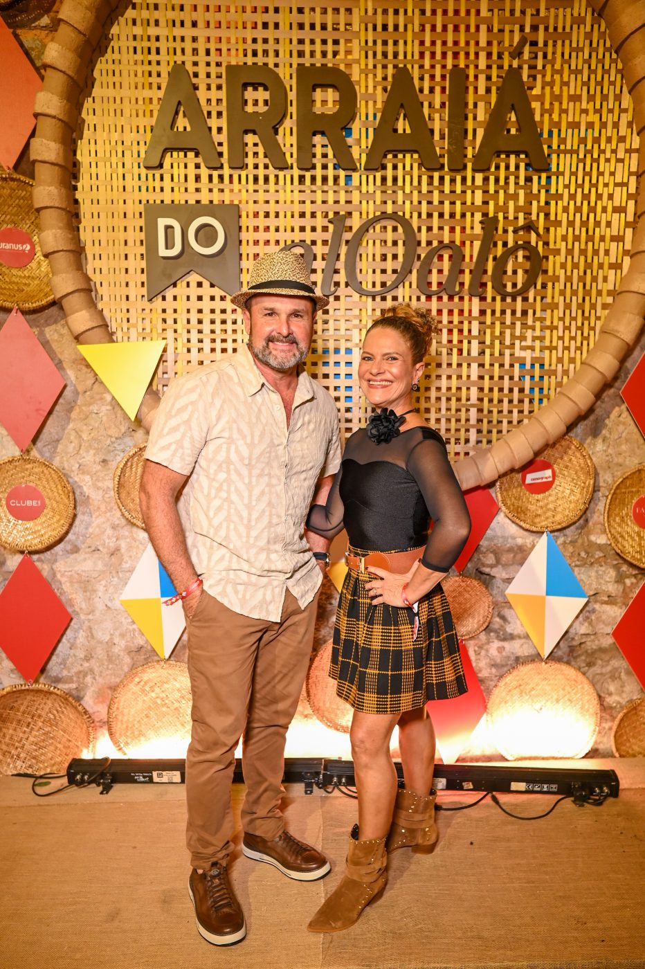 Leo Estakazero e Iana Larissa