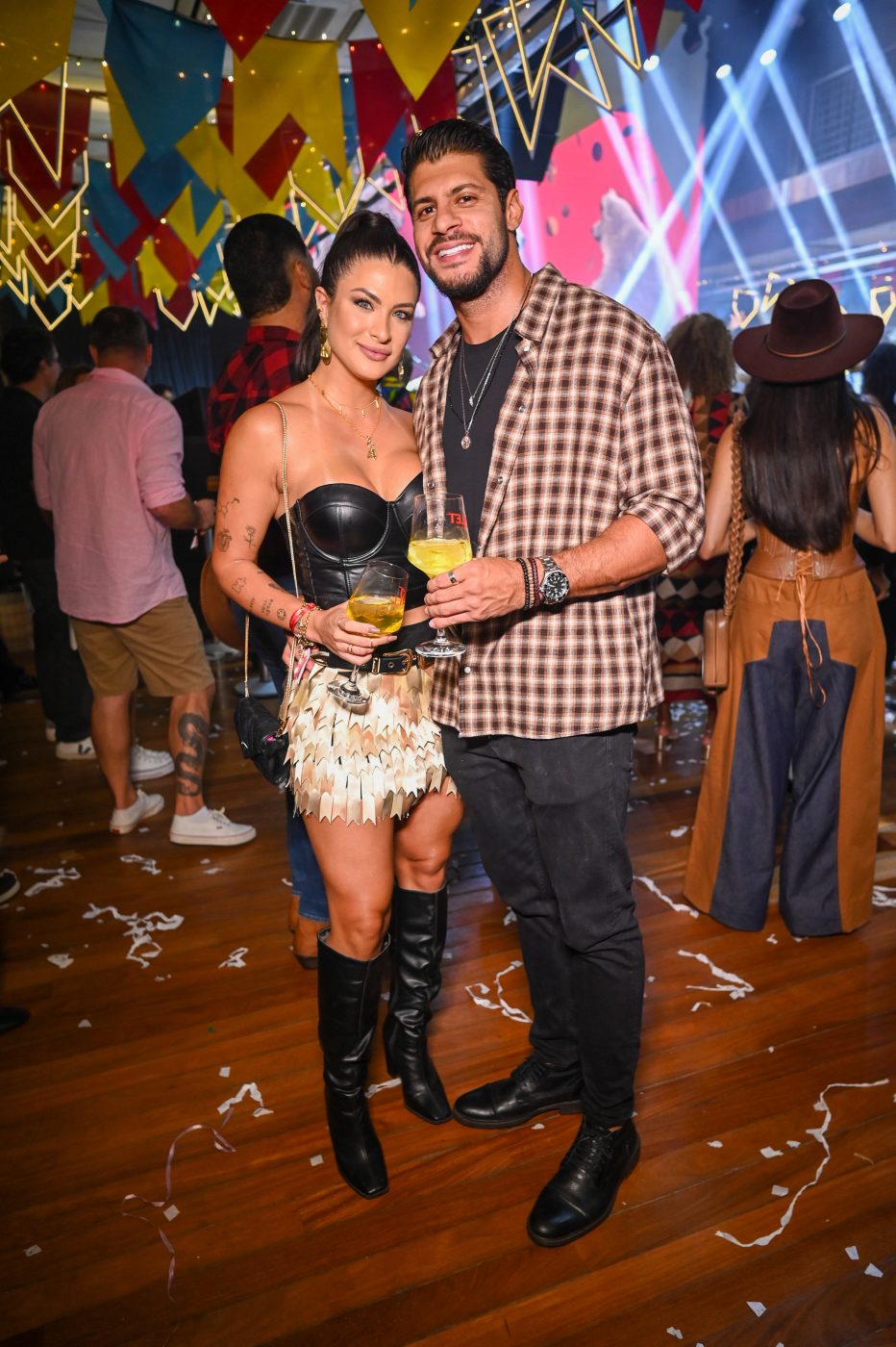 Plínio Simões e Caroline Marchezi