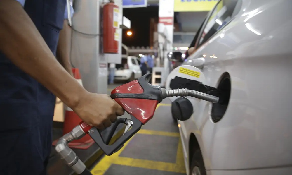 Gasolina sobe em Salvador e chega a R$ 6,30 o litro