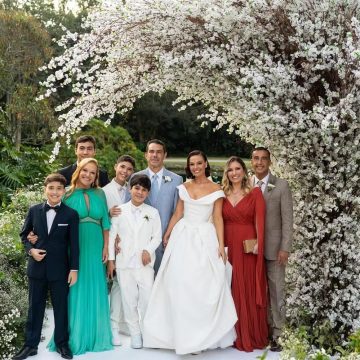 Cunhada de Isis Valverde compartilha fotos e detalhes inéditos do casamento da atriz com Marcus Buaiz