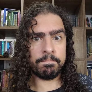 Youtuber Pirulla sofre AVC e está internado na UTI