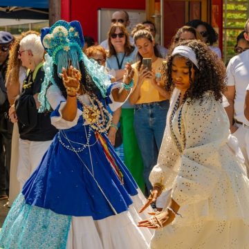 Festa de Iemanjá em Paris: artista baiano leva celebração afro-brasileira gratuita para Saint-Ouen
