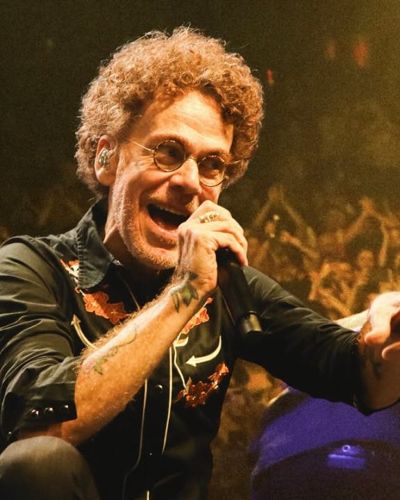 Nando Reis apresenta novo espetáculo em Salvador; saiba detalhes