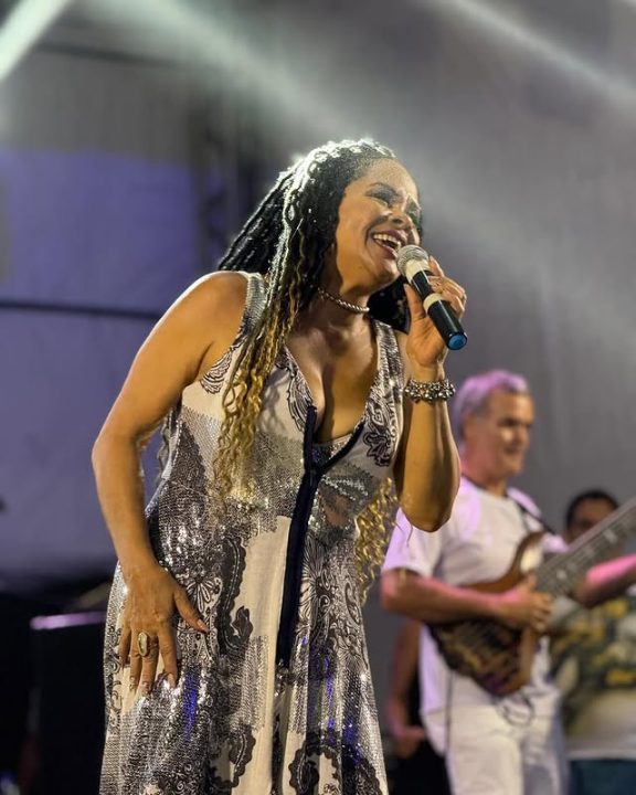 Márcia Short celebra legado de Ângela Maria em show especial na capital baiana