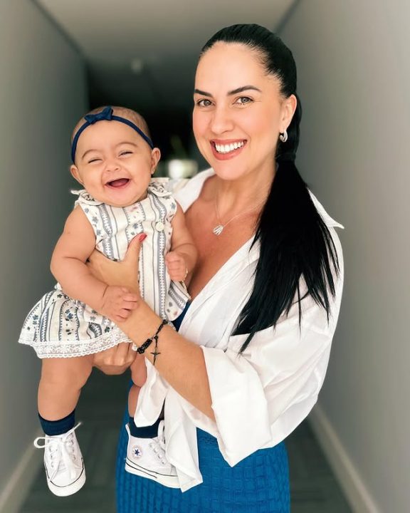 Graciele Lacerda encanta com registros da filha Clara com a avó paterna; veja