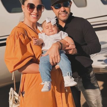 Graciele Lacerda e Zezé di Camargo embarcam em nova viagem com a filha Clara