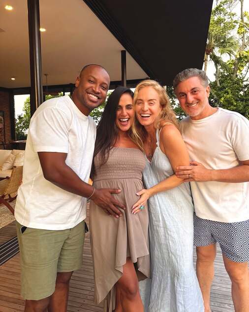 Angélica e Luciano Huck curtem domingo de descanso com Carol Peixinho e Thiaguinho: “Dinda ama”