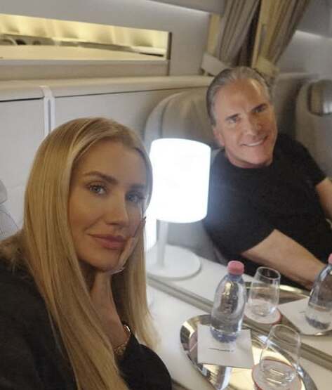 Ana Paula Siebert e Roberto Justus embarcam em clima de romance para nova lua de mel