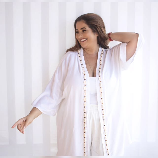 Belô Velloso apresenta show intimista em Salvador
