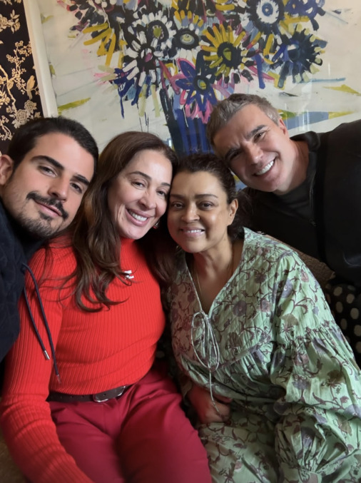 Preta Gil recebe visita de Claudia Raia durante tratamento nos EUA