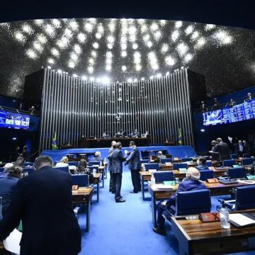 CCJ do Senado aprova PEC que põe fim à reeleição e amplia mandatos