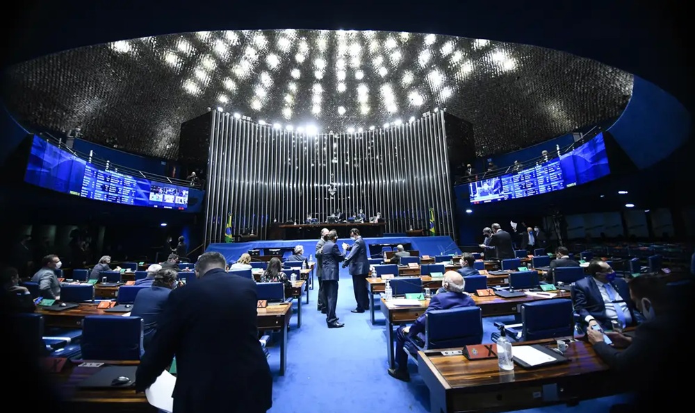 CCJ do Senado aprova PEC que põe fim à reeleição e amplia mandatos