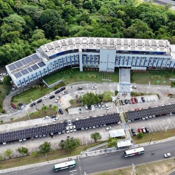 Tribunal de Contas da Bahia recebe sistema de energia solar e projeta economia de até 450 MWh por ano