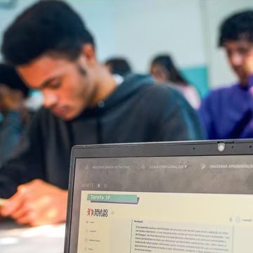 Inteligência artificial será usada para corrigir tarefas escolares da rede pública em SP