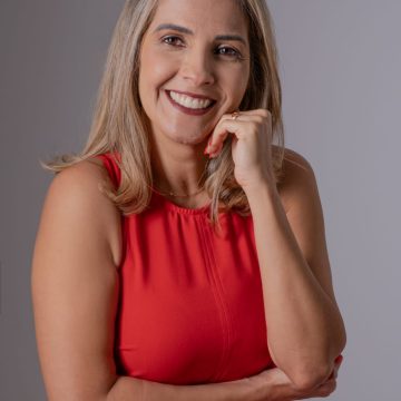Jornalista Amanda Mota lança livro sobre a preservação e valorização das festas juninas na Bahia
