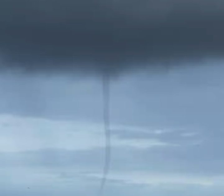 Salvador registra formação de tromba d’água na praia da Barra; veja vídeo