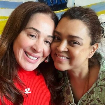 Claudia Raia compartilha foto do encontro com Preta Gil: ‘Que alegria’