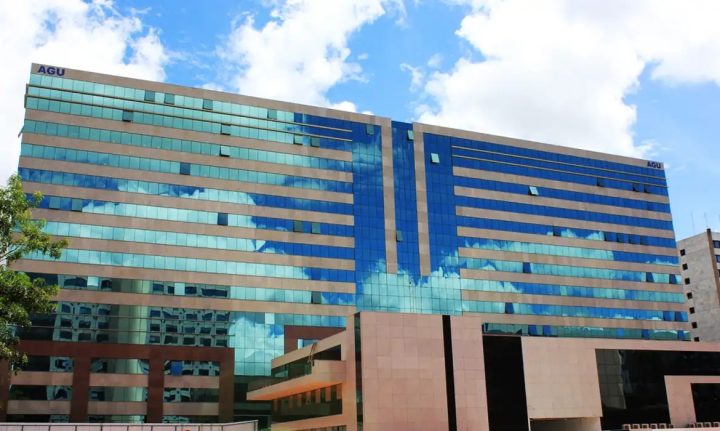 AGU pede decisão urgente contra fraudes e violência nas redes sociais