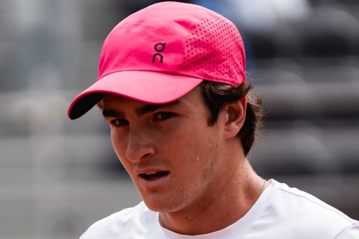 João Fonseca atropela número 28 do mundo e vence na estreia em Roland Garros