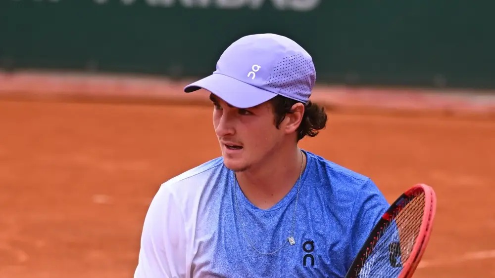 João Fonseca vence em Roland Garros e atinge melhor marca em Grand Slams