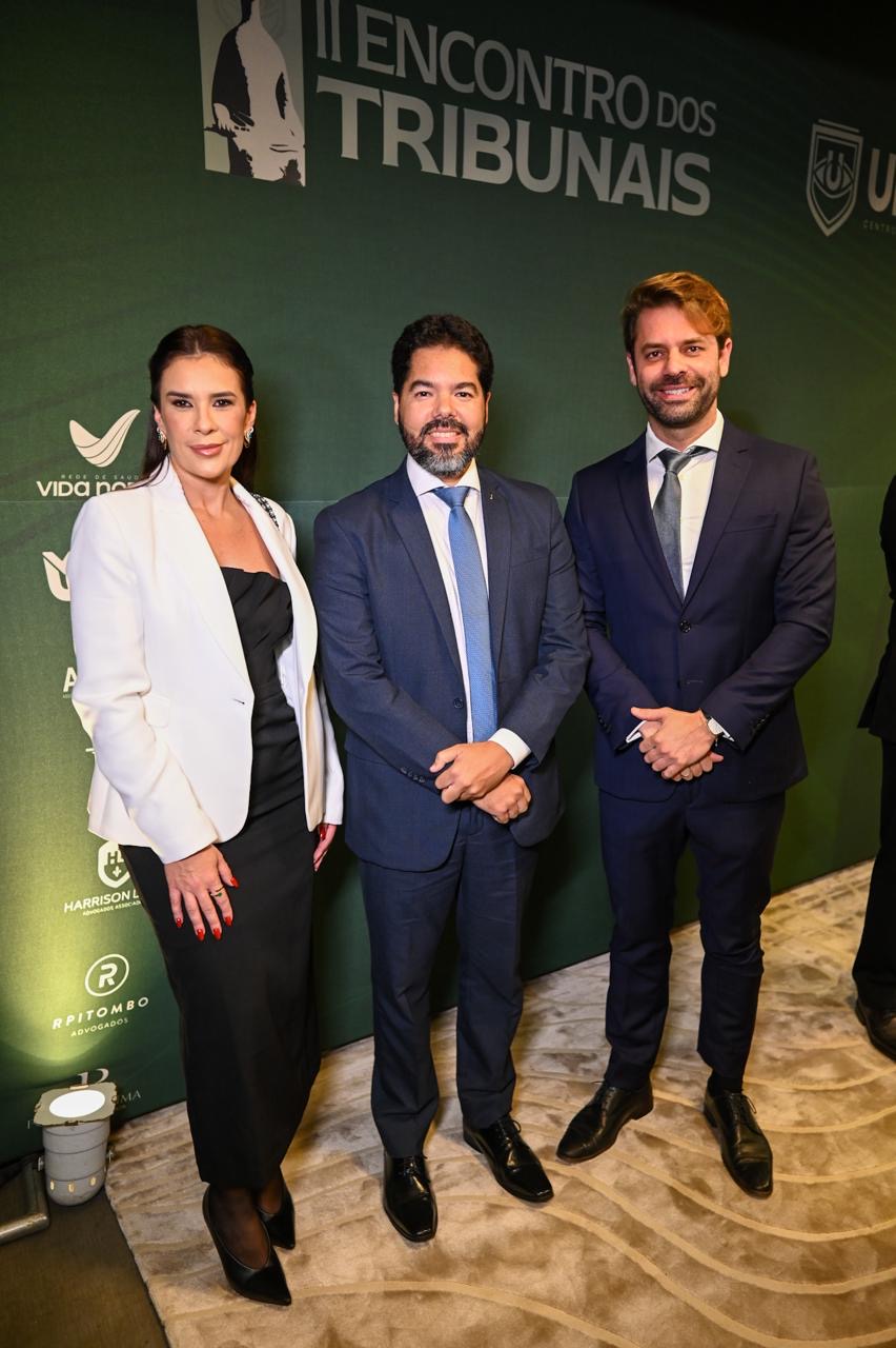 Mariana Souza, Danilo Costa e Gustavo Checcucci