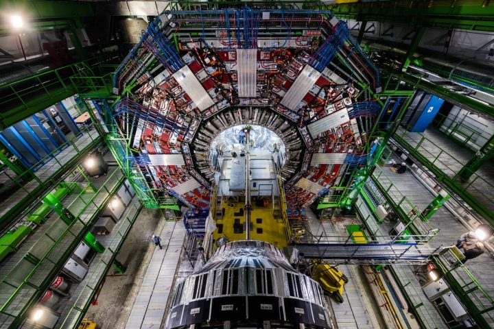 Cientistas europeus transformam chumbo em ouro durante experimento no Cern