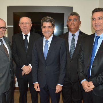 ACM Neto é duplamente homenageado na Câmara Municipal de Feira de Santana: ‘Sentimento de gratidão’