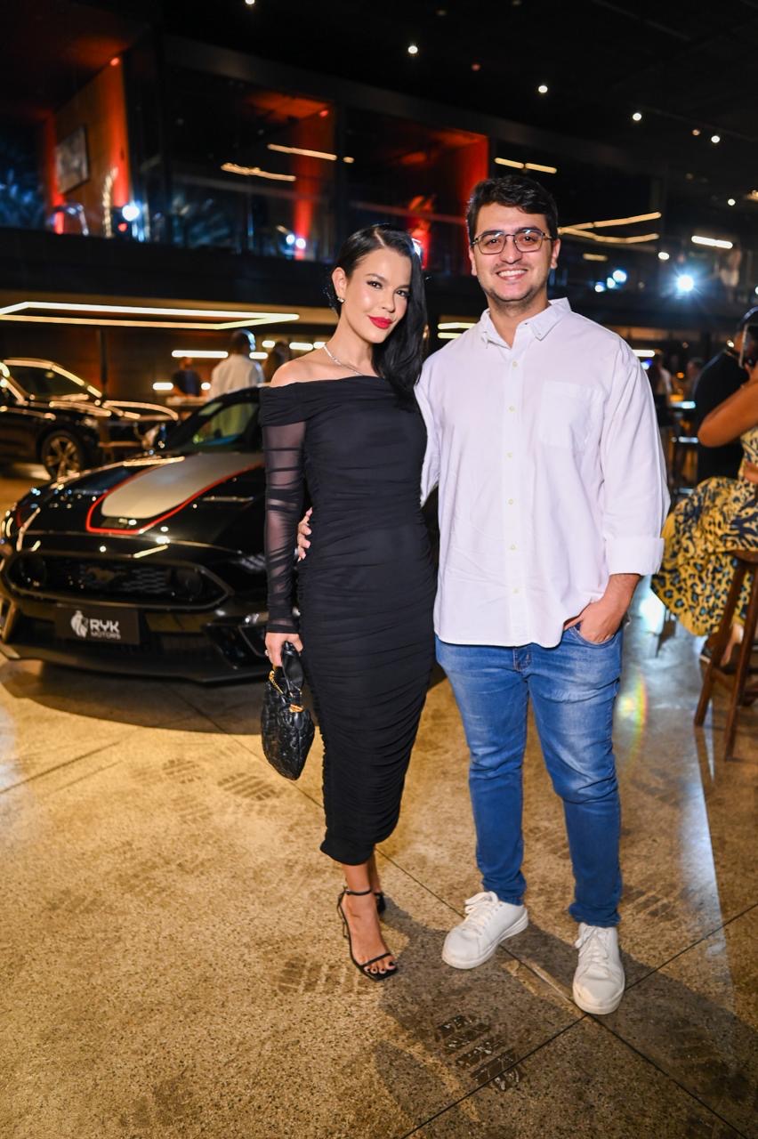 Priscila Pena e Rodrigo Esper
