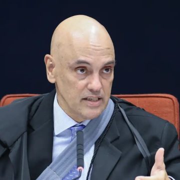 Moraes ameaça prender ex-deputado durante audiência da ação do golpe