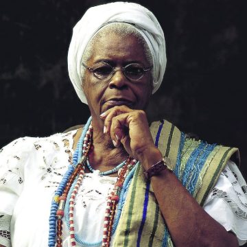 Enfermeira, escritora e primeira ialorixá imortal da Academia de Letras da Bahia: Mãe Stella de Oxóssi faria 100 anos nesta sexta