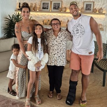 Ministra Anielle Franco comemora aniversário em restaurante de Salvador